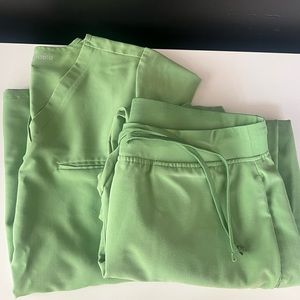 Scrub set